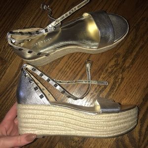 BRAND NEW Marc Fisher Flatform Sandals